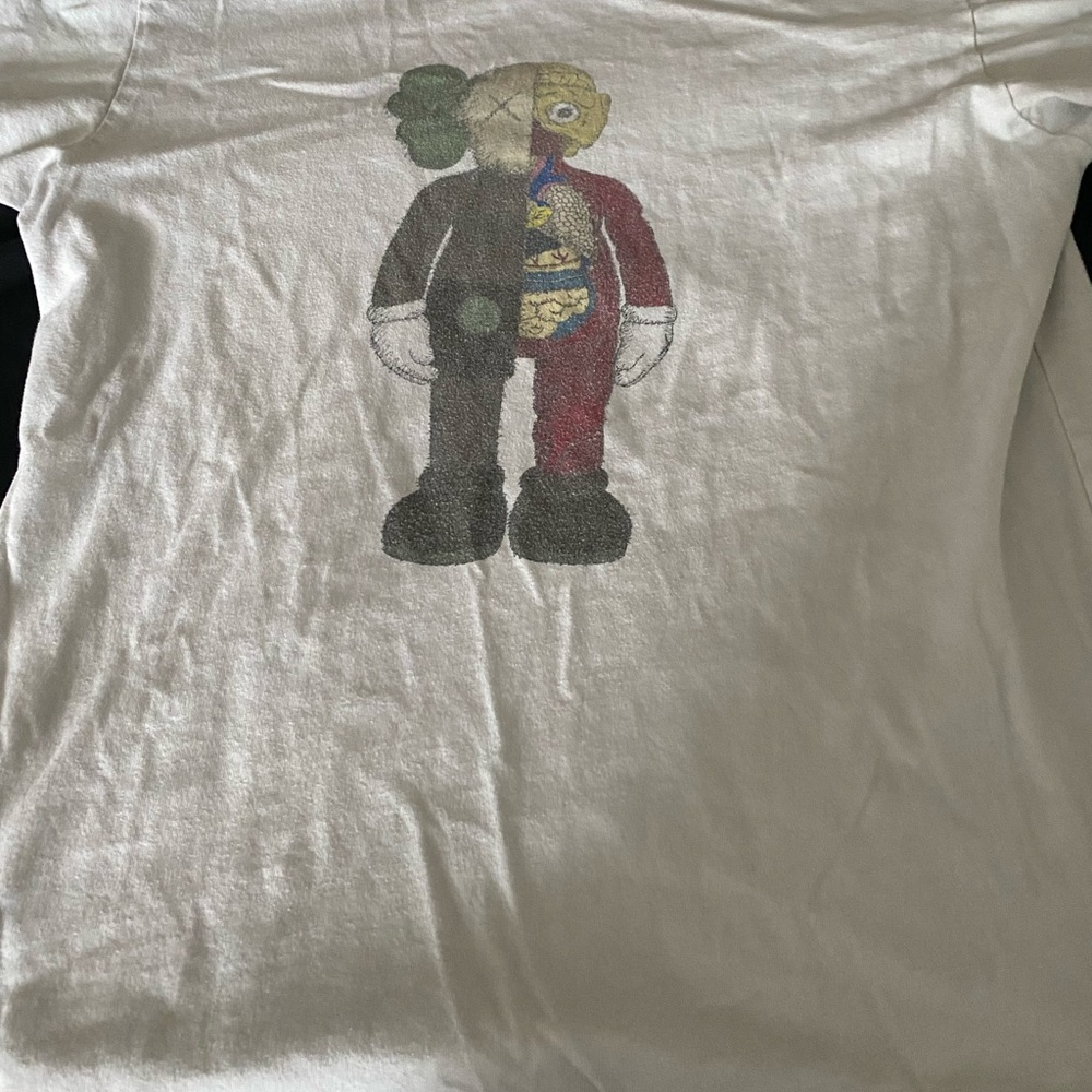 White tee - Picture 2 of 2